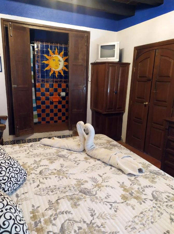Casa Azul Hotel กัวนาฮัวโต ภายนอก รูปภาพ